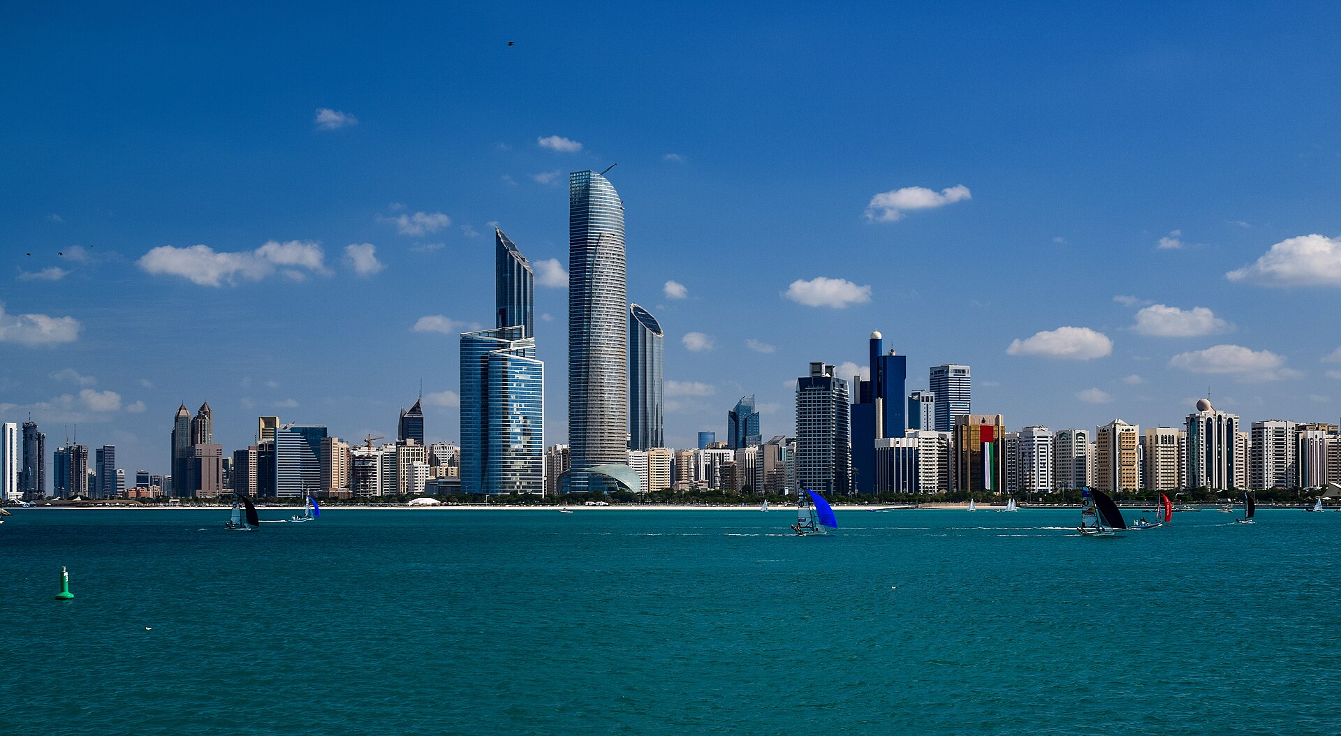 Abu Dhabi (AUH) — bandara internasional, photo via Wikimedia Commons (media-list scan)