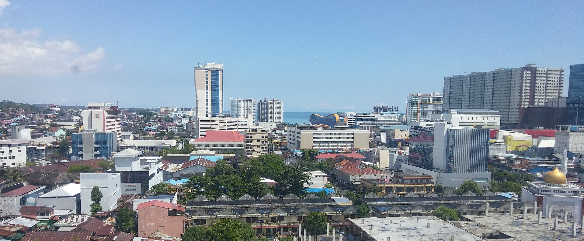 Balikpapan (BPN) — bandara internasional, photo via Wikimedia Commons (media-list scan)